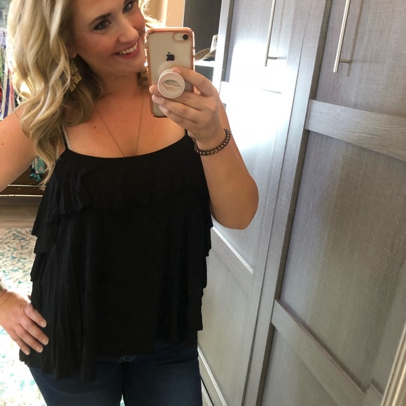 ❗️Last 2! S, L Black ruffle tank - Picture 3 of 4